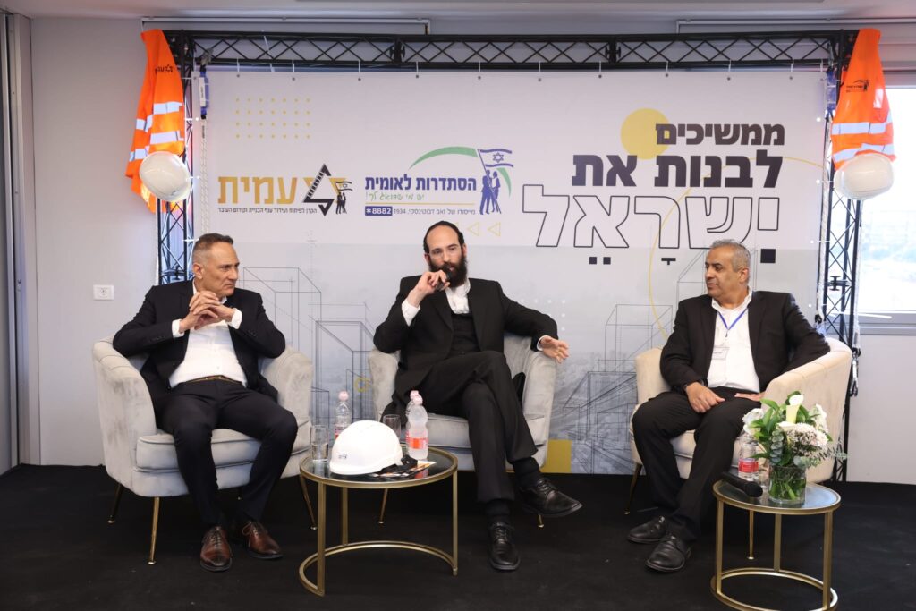 מצוקת הבנייה: אלפי עובדים זרים מהודו נחתו בישראל