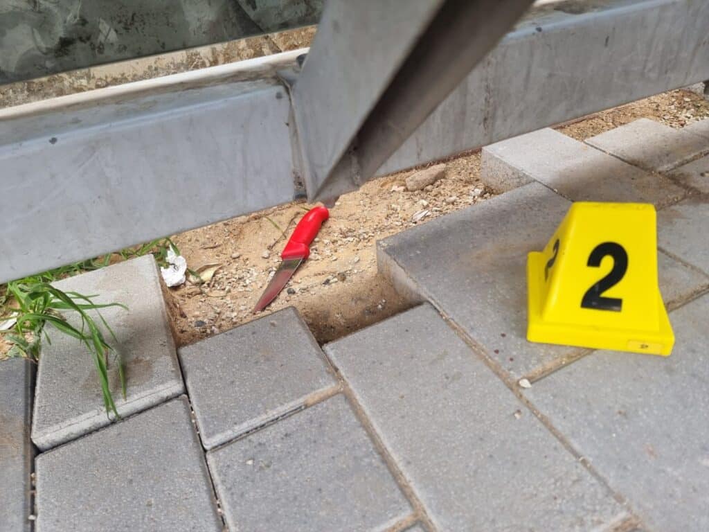 פיגוע בנווה יעקב: מחבל בן 14 דקר אברך - מצבו בינוני