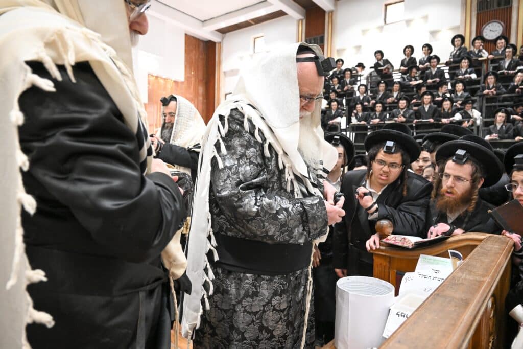 גלריה משמחת הפורים בחסידות צאנז