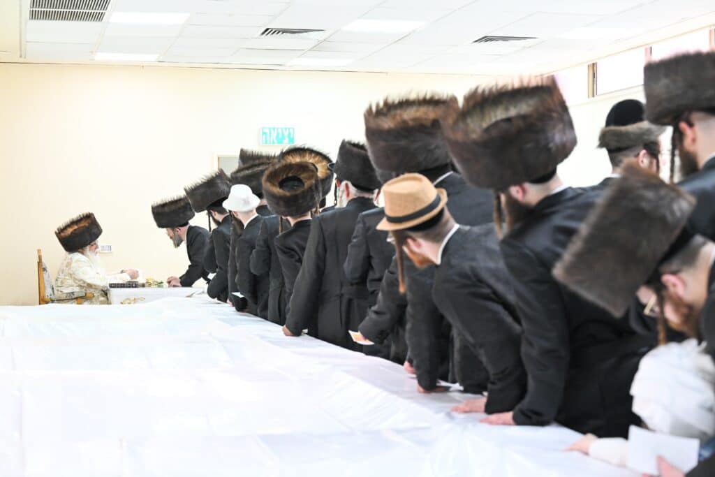 גלריה משמחת הפורים בחסידות צאנז