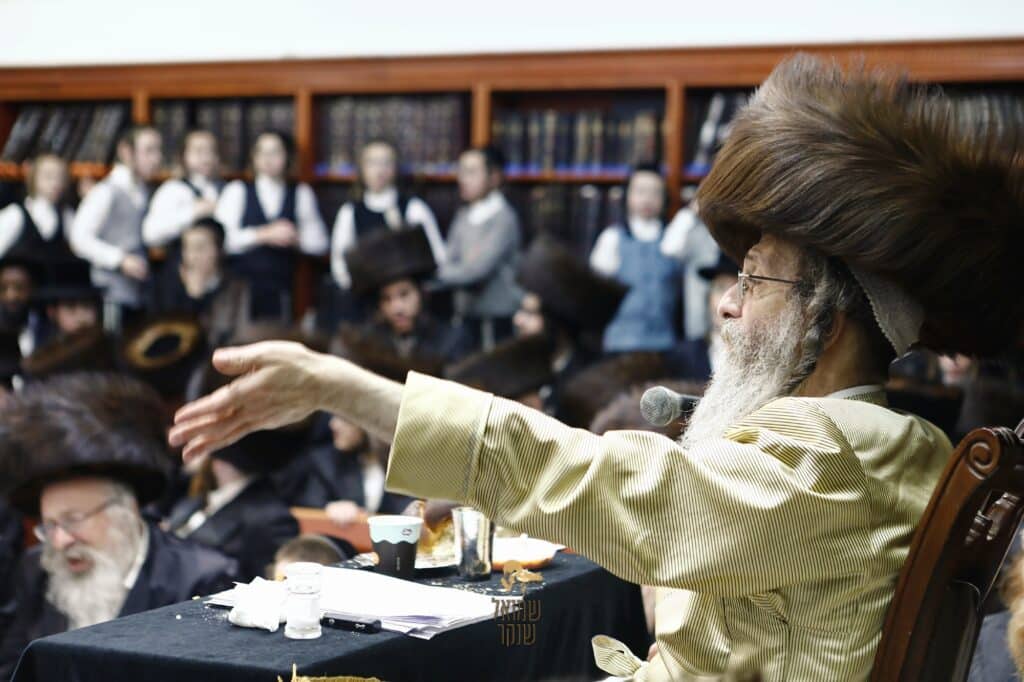 התרגשות בחיפה: רבי מיילך בידרמן בסעודת מלווה מלכה