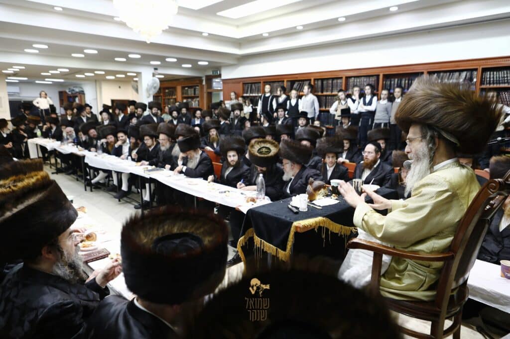 התרגשות בחיפה: רבי מיילך בידרמן בסעודת מלווה מלכה