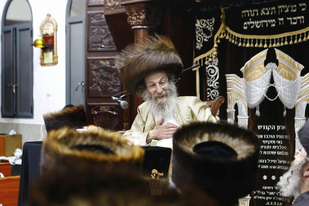 התרגשות בחיפה: רבי מיילך בידרמן בסעודת מלווה מלכה