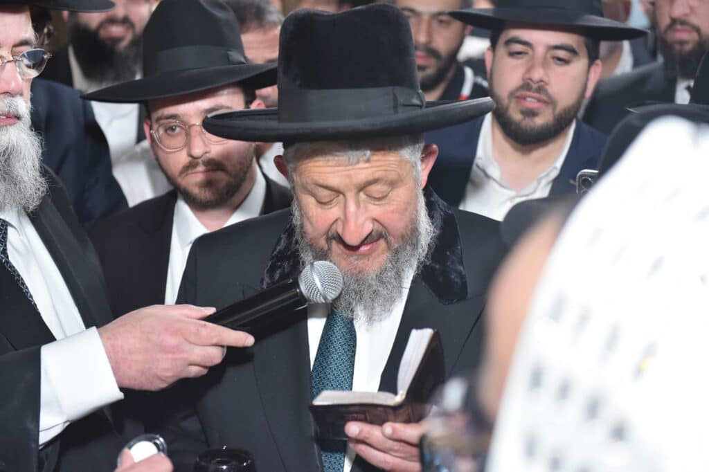 הראשל"צ כובד בסנדקאות לבנו של ראש בית ההוראה