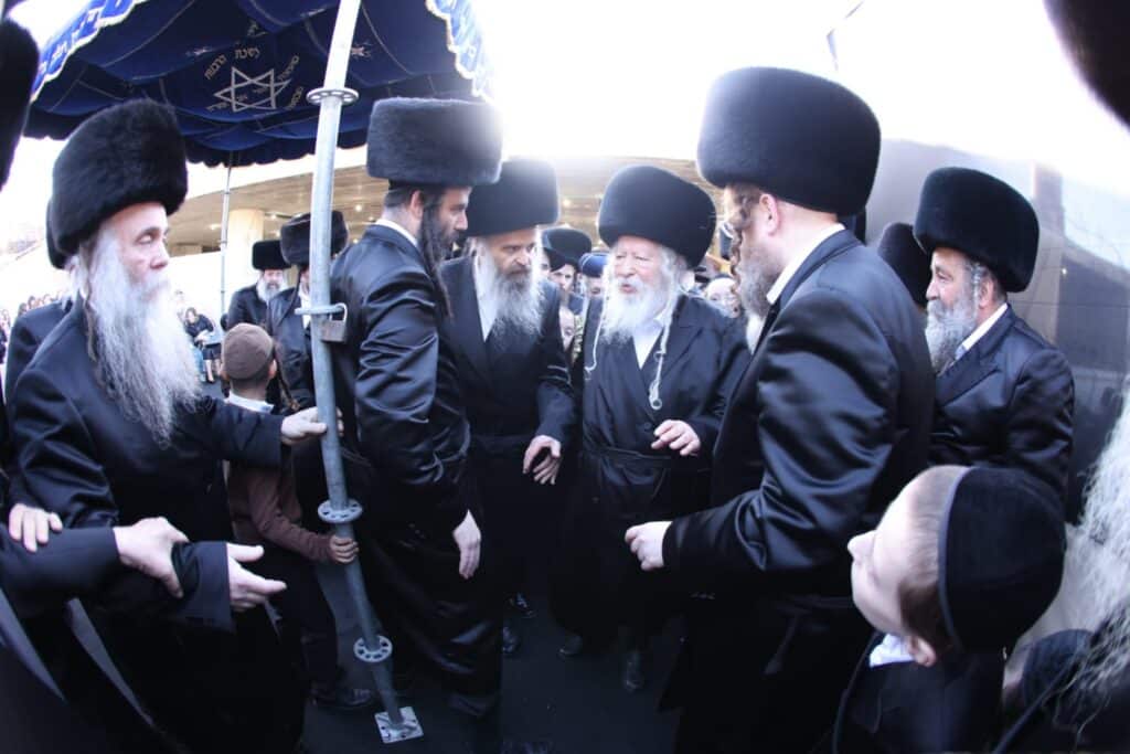 תיעוד: אלפים בשמחת נישואי נכד כ"ק האדמו"ר מגור