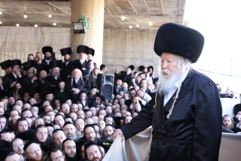 חסידים ואנשי מעשה: האנשים החזקים בחצרות האדמו"רים