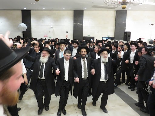 גדולי הדור וקהל אלפים בנישואי בת הזקונים לראש הישיבה גדולי הדור וקהל אלפים בנישואי בת הזקונים לראש הישיבה