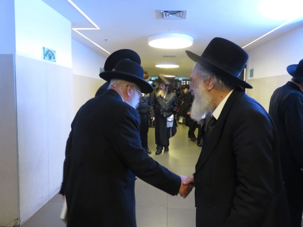 גדולי הדור וקהל אלפים בנישואי בת הזקונים לראש הישיבה גדולי הדור וקהל אלפים בנישואי בת הזקונים לראש הישיבה