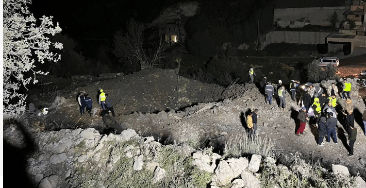 שבעה לבנונים נהרגו בתקיפה, חיזבאללה מאיים לנקום