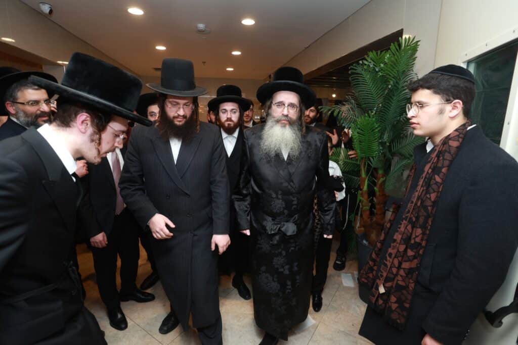 גלריה: גדולי ישראל בחתונת נכד המקובל הספרדי 