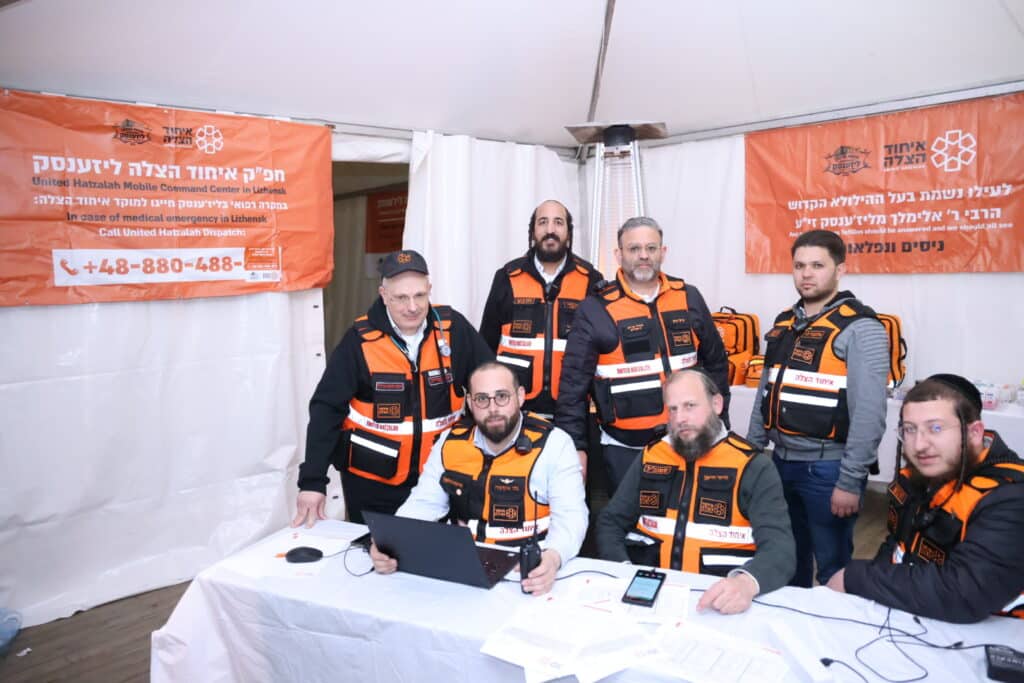 אלפי חסידים אצל רבי ר' אלימלך'ס