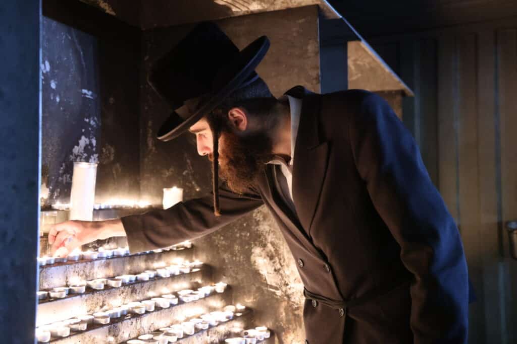 אלפי חסידים אצל רבי ר' אלימלך'ס