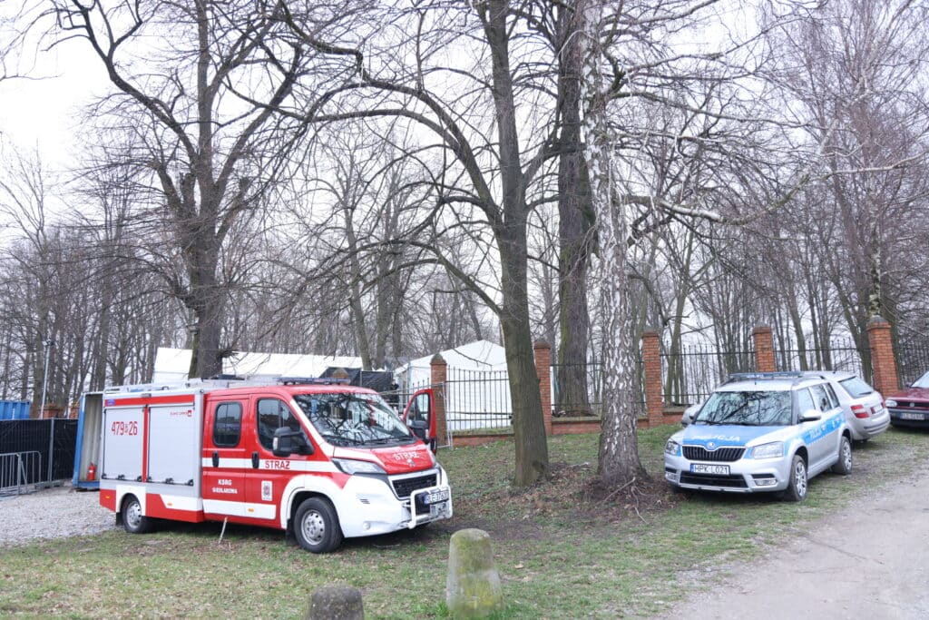 אלפי חסידים אצל רבי ר' אלימלך'ס