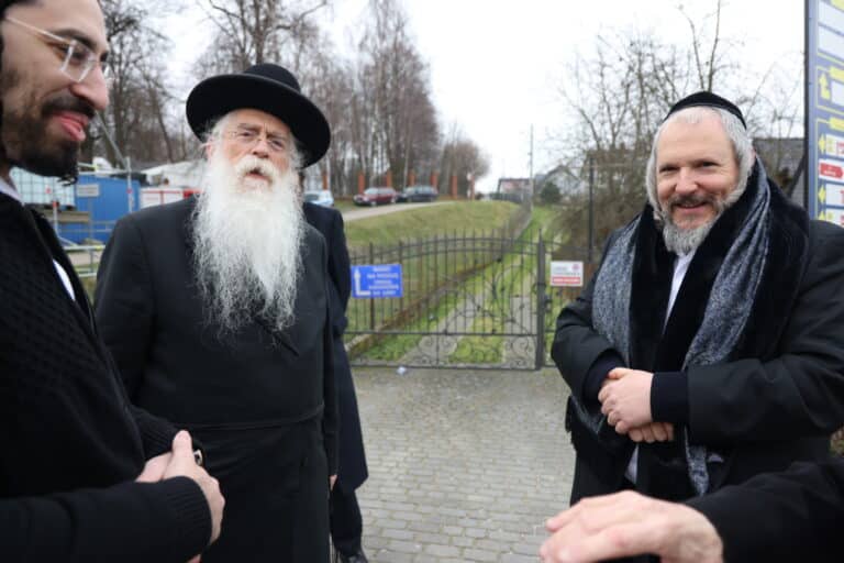 אחרי הבחירות: בכירי שלומי אמונים בהילולה בליז'ענסק