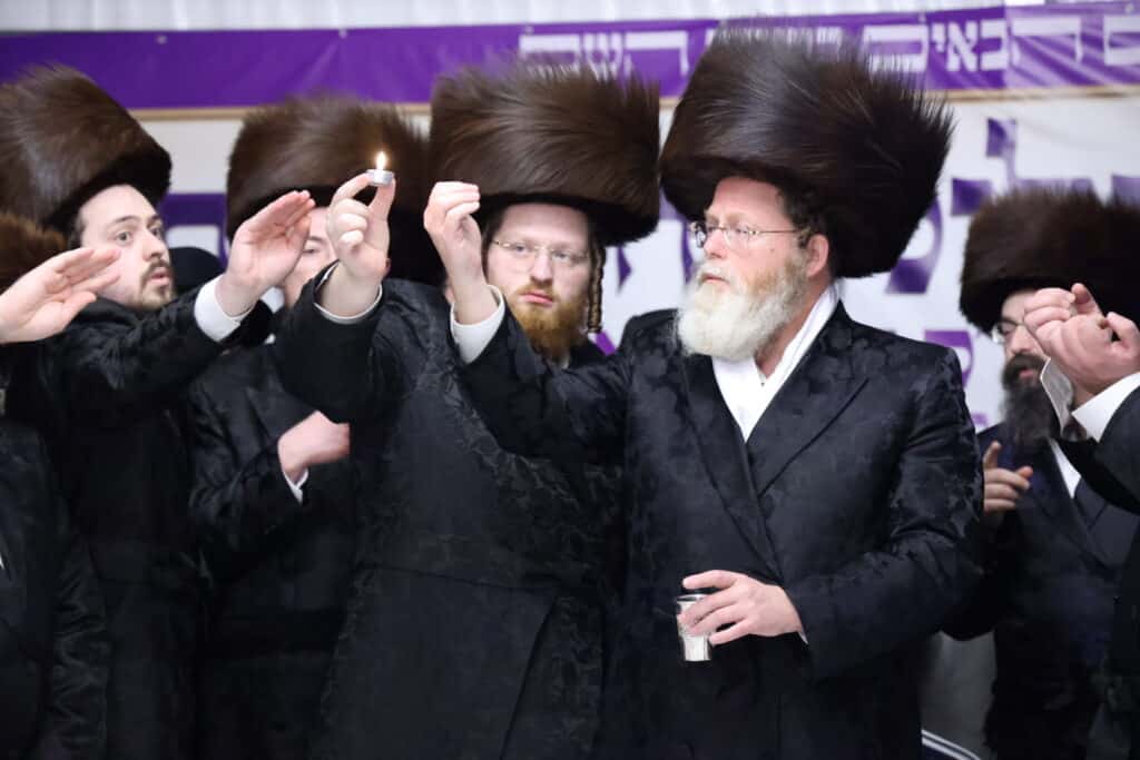 אלפי חסידים אצל רבי ר' אלימלך'ס