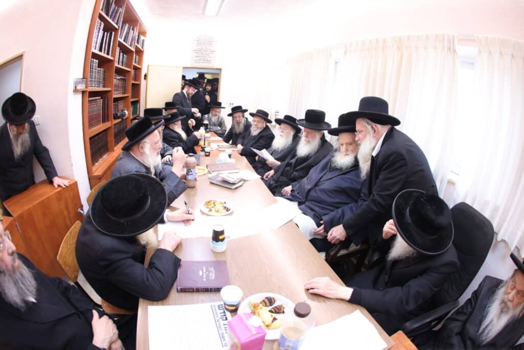 חברי הבד"ץ העדה החרדית התכנסו לקראת הפסח