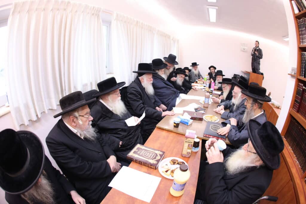 חברי הבד"ץ העדה החרדית התכנסו לקראת הפסח