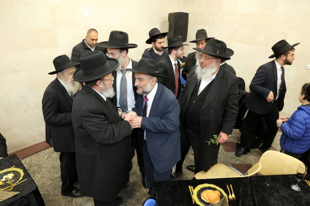 בחמישה סלעים: בנו של ראש הישיבה פדה את בנו