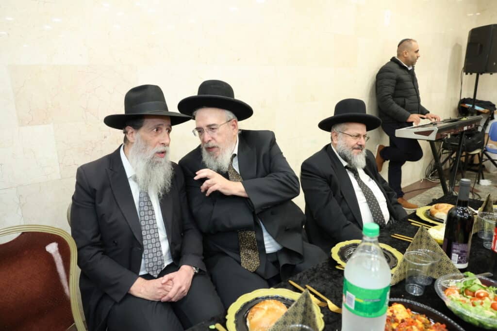 בחמישה סלעים: בנו של ראש הישיבה פדה את בנו