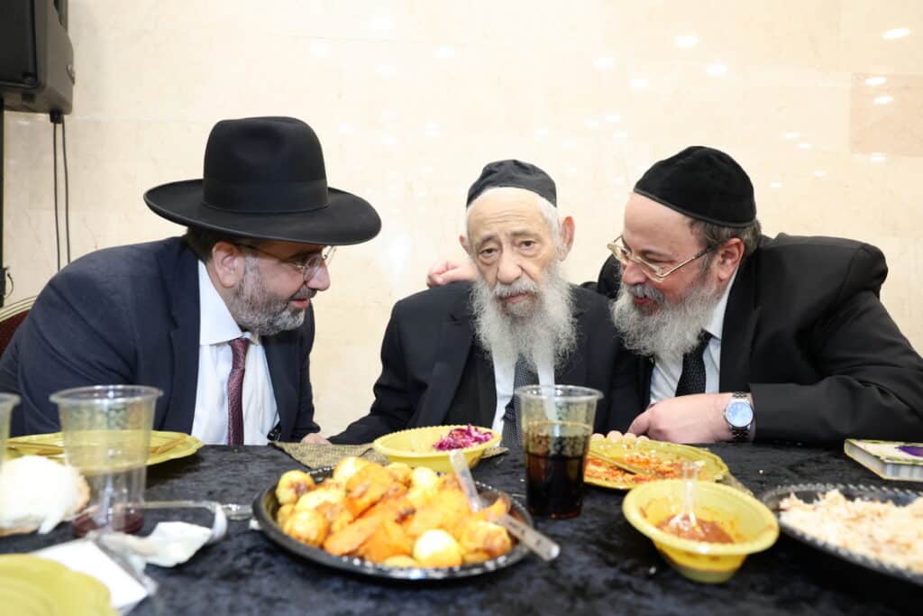 בחמישה סלעים: בנו של ראש הישיבה פדה את בנו