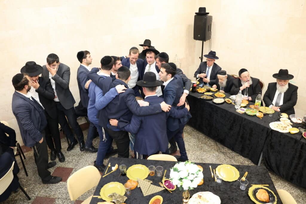 בחמישה סלעים: בנו של ראש הישיבה פדה את בנו