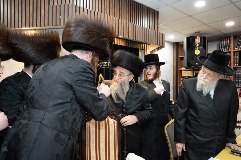 בקאליב חגגו: חנוכת הבית וקביעת מזוזות