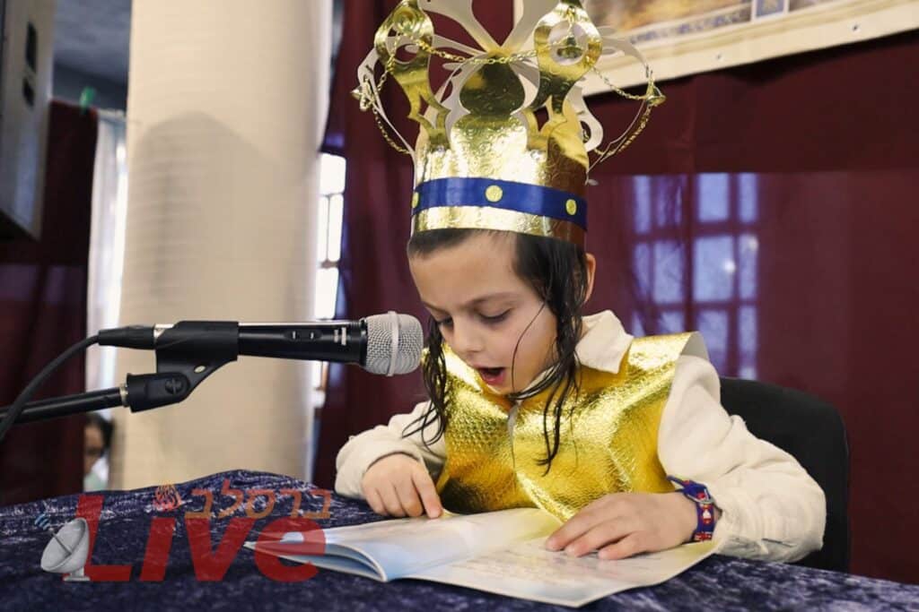 בצל המלחמה: מסיבת חומש באומן