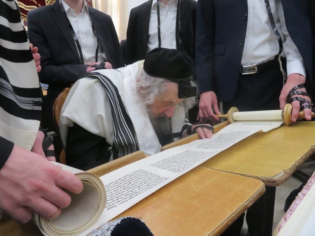 גדולי ישראל בקריאת מגילה