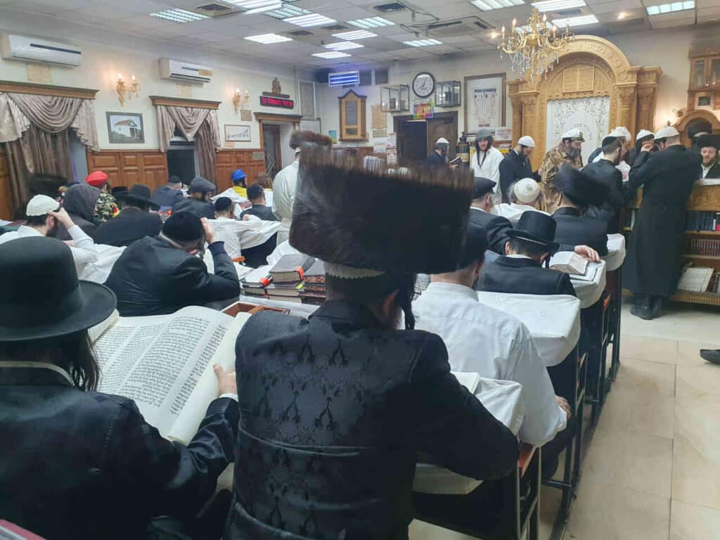 פורים תשפ"ד באומן: קריאת המגילה בציון רבי נחמן