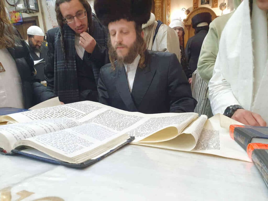 פורים תשפ"ד באומן: קריאת המגילה בציון רבי נחמן