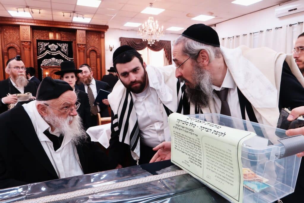 גדולי ישראל בקריאת מגילה