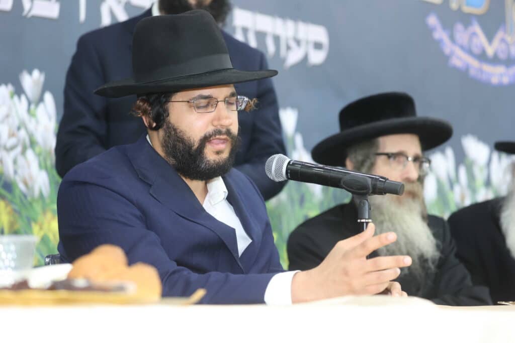 גלריה: המונים בהילולת ענק החסידות הרה"ק מקיטוב זי"ע