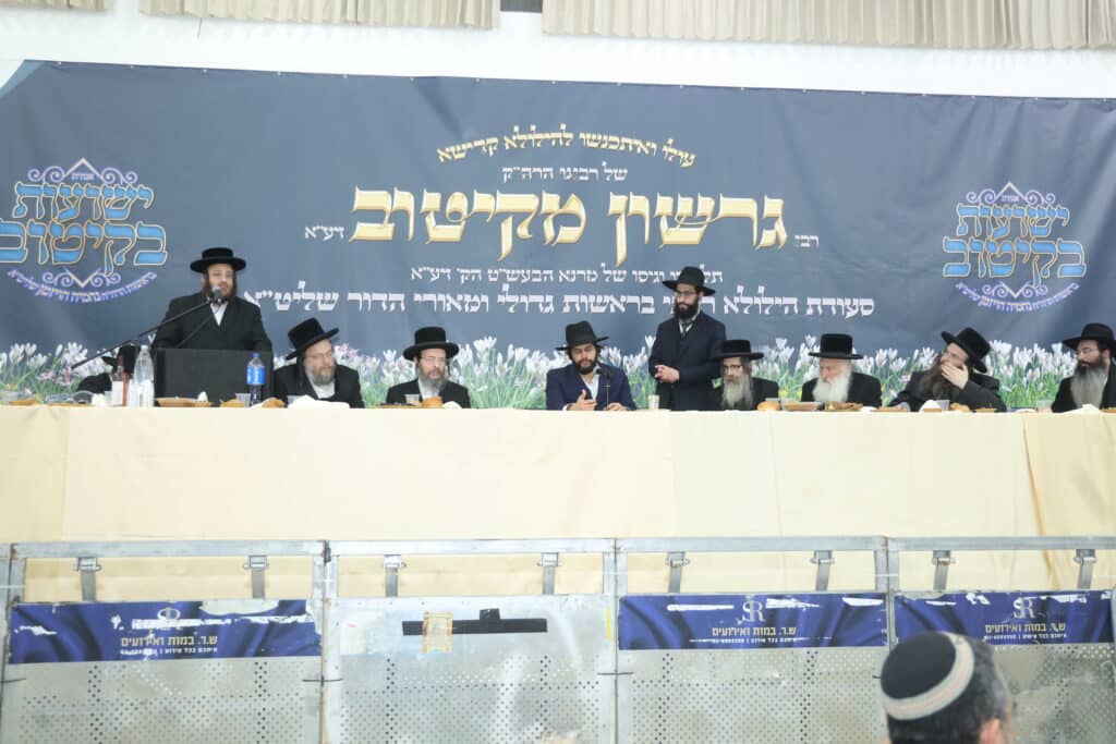 גלריה: המונים בהילולת ענק החסידות הרה"ק מקיטוב זי"ע