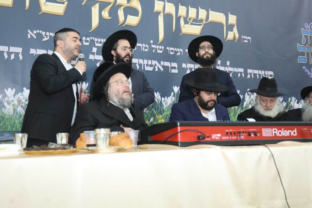 גלריה: המונים בהילולת ענק החסידות הרה"ק מקיטוב זי"ע