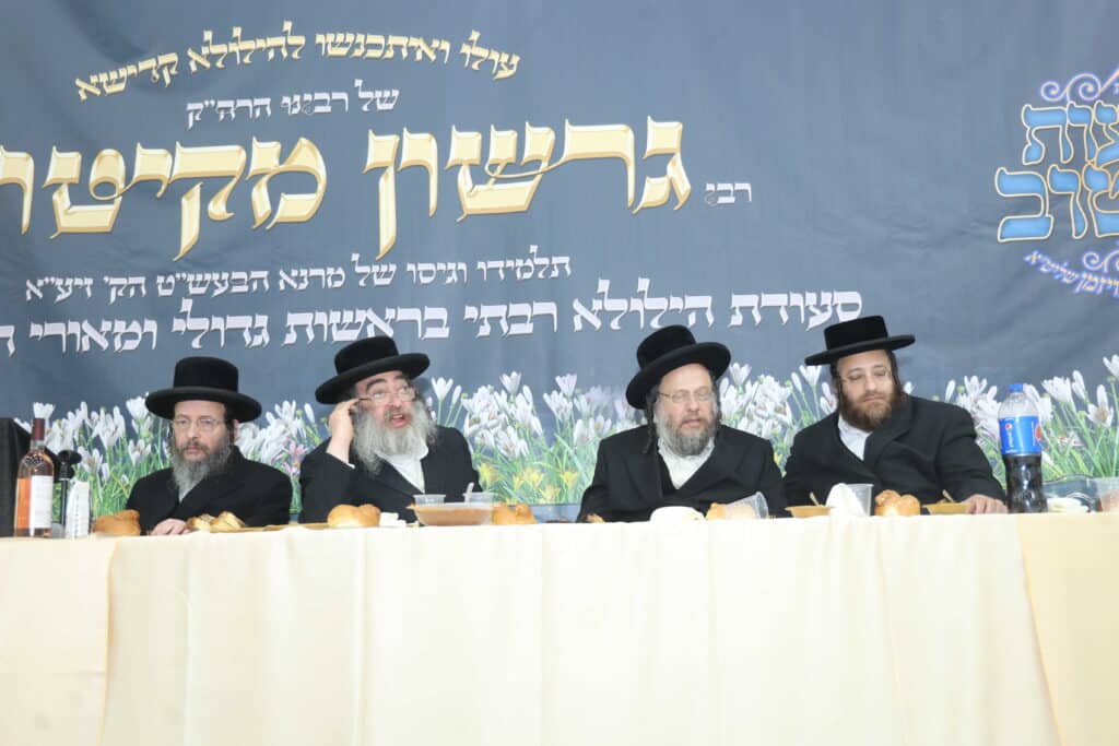 גלריה: המונים בהילולת ענק החסידות הרה"ק מקיטוב זי"ע