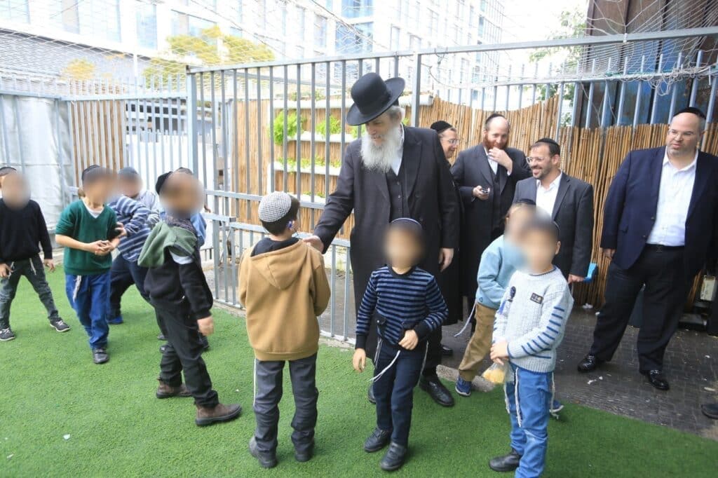 סיור העבודה הראשון של ראש עיריית בני ברק הרב חנוך זייברט היה ברשת חינוך המיוחד 'שתילים'