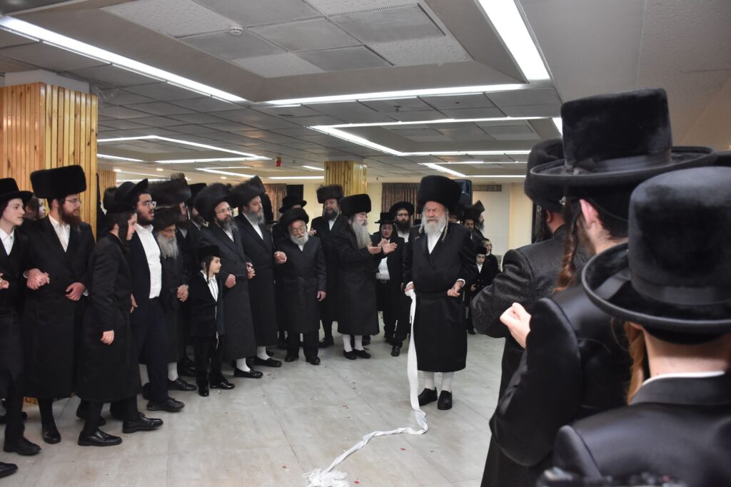 גלריה: שמחת החתונה של נכד הרבי מאשלג