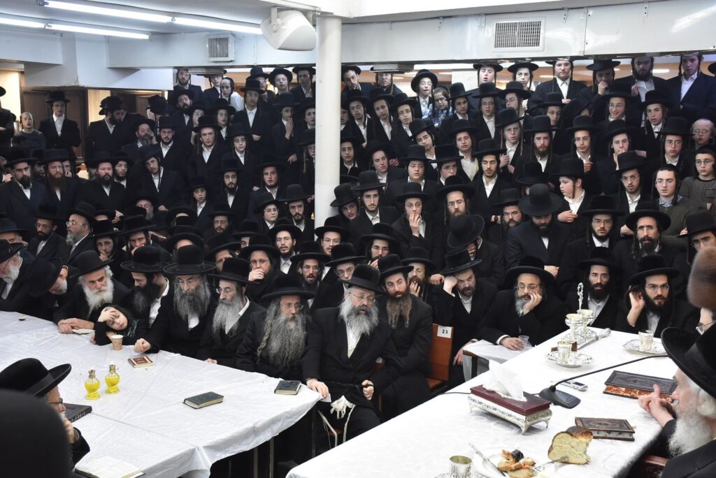 הטיש של האדמו"ר מאלכסנדר לרגל היורצאייט