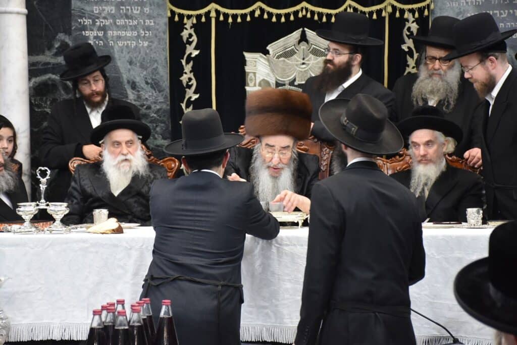 הטיש של האדמו"ר מאלכסנדר לרגל היורצאייט