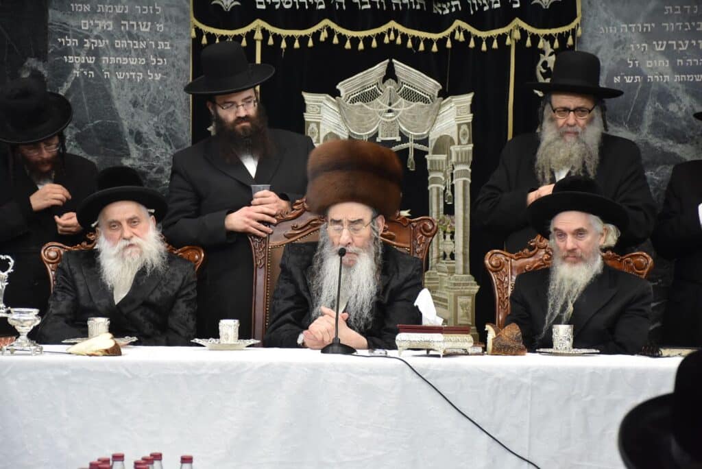 הטיש של האדמו"ר מאלכסנדר לרגל היורצאייט