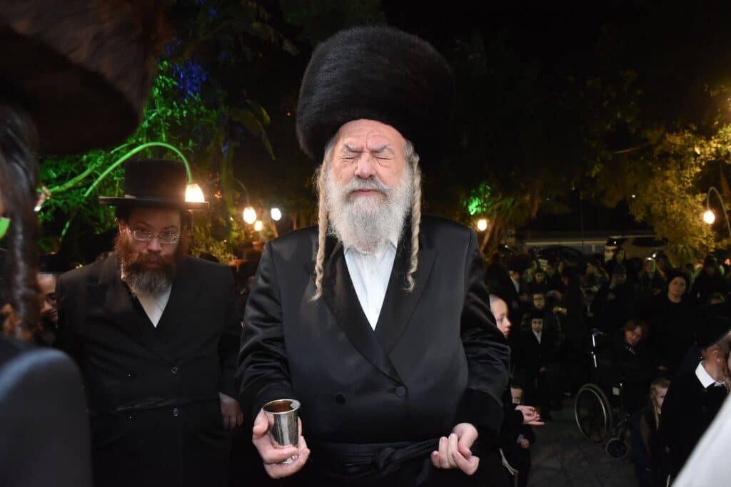 בהשתתפות האדמו"ר: שמחת בית אשלג - קומרנה