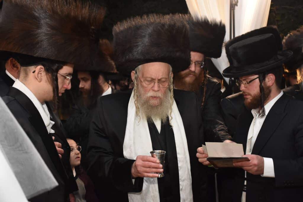 בהשתתפות האדמו"ר: שמחת בית אשלג - קומרנה