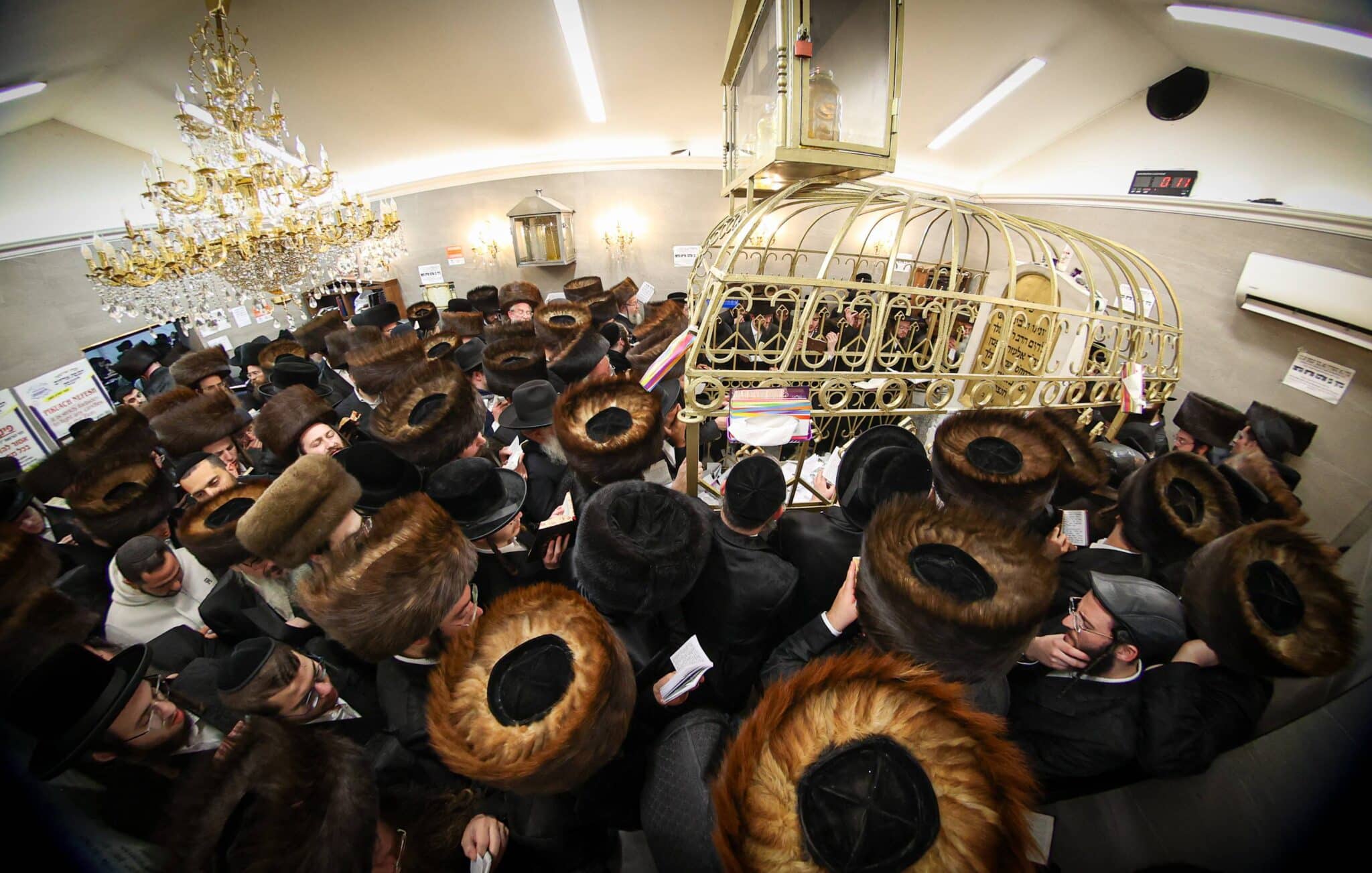 עם חידוש מיוחד: רבבות בהילולת רבי אלימלך מליז'ענסק