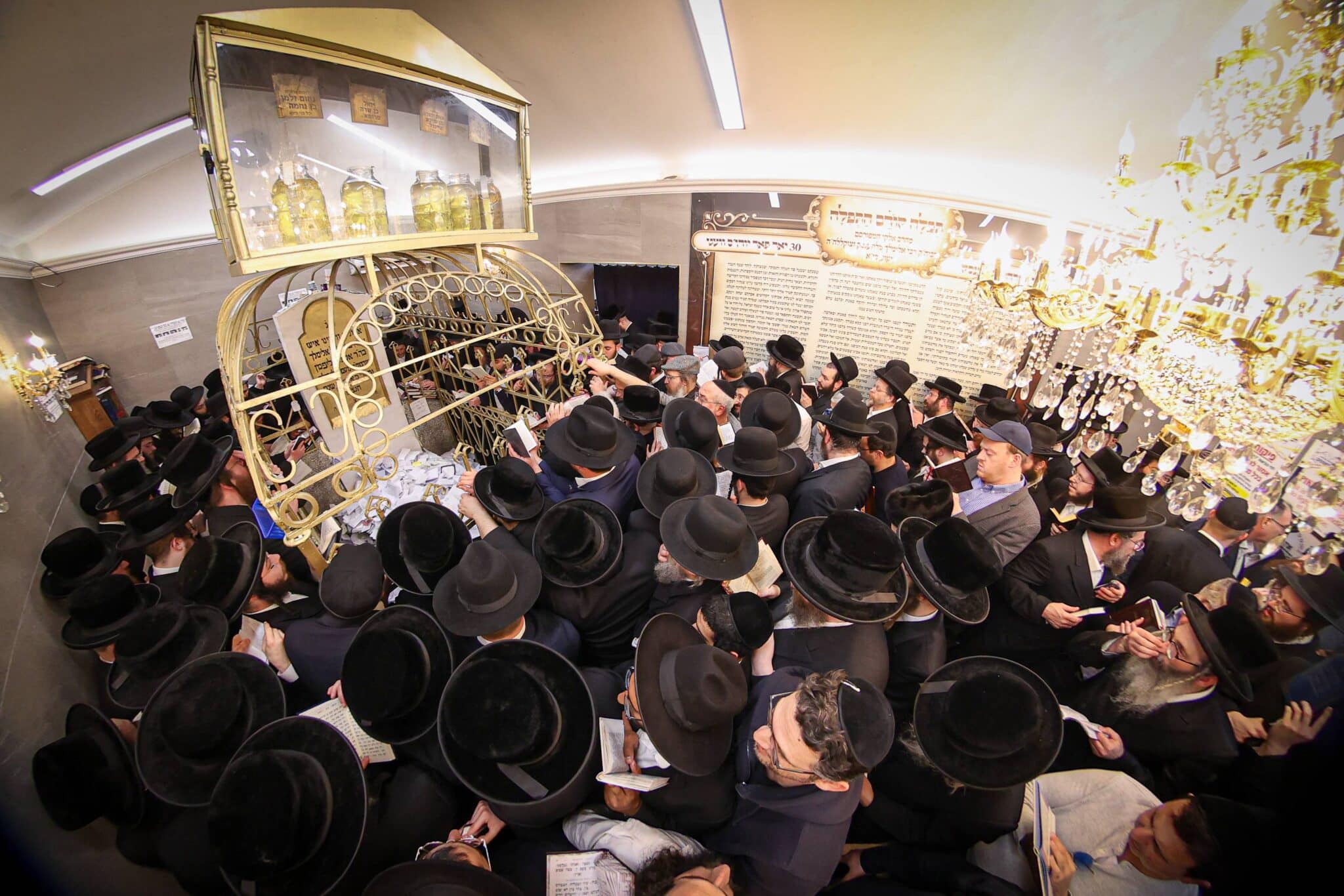 עם חידוש מיוחד: רבבות בהילולת רבי אלימלך מליז'ענסק