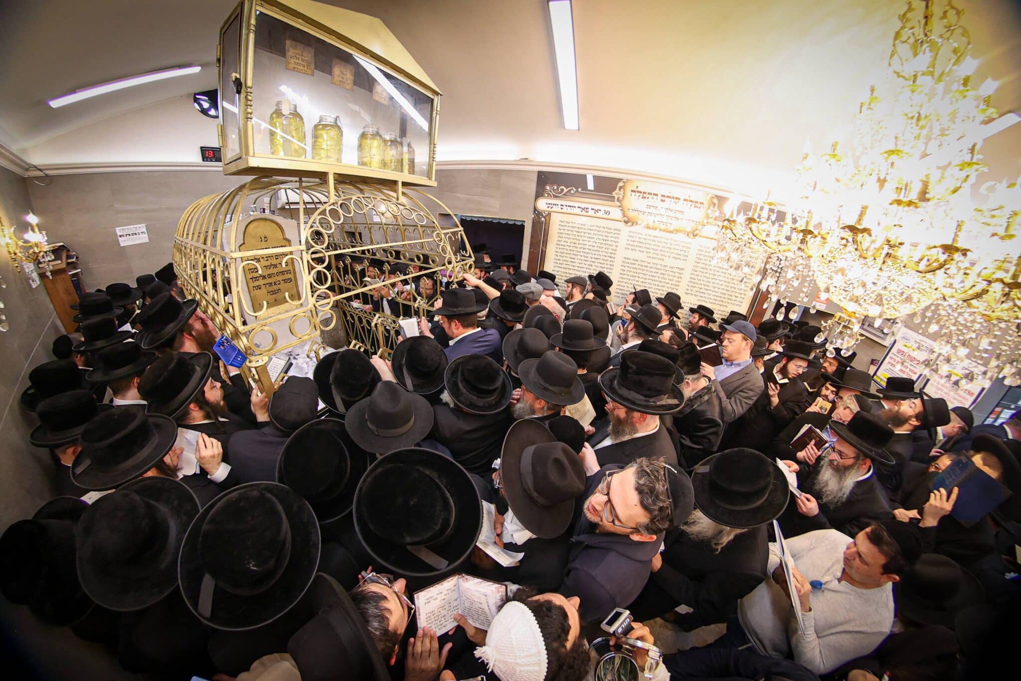 עם חידוש מיוחד: רבבות בהילולת רבי אלימלך מליז'ענסק