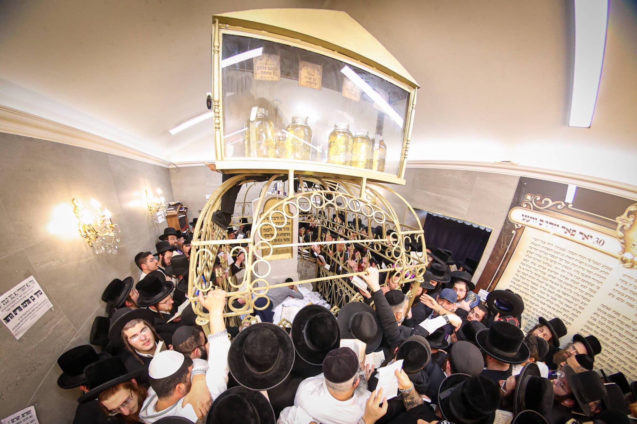 עם חידוש מיוחד: רבבות בהילולת רבי אלימלך מליז'ענסק