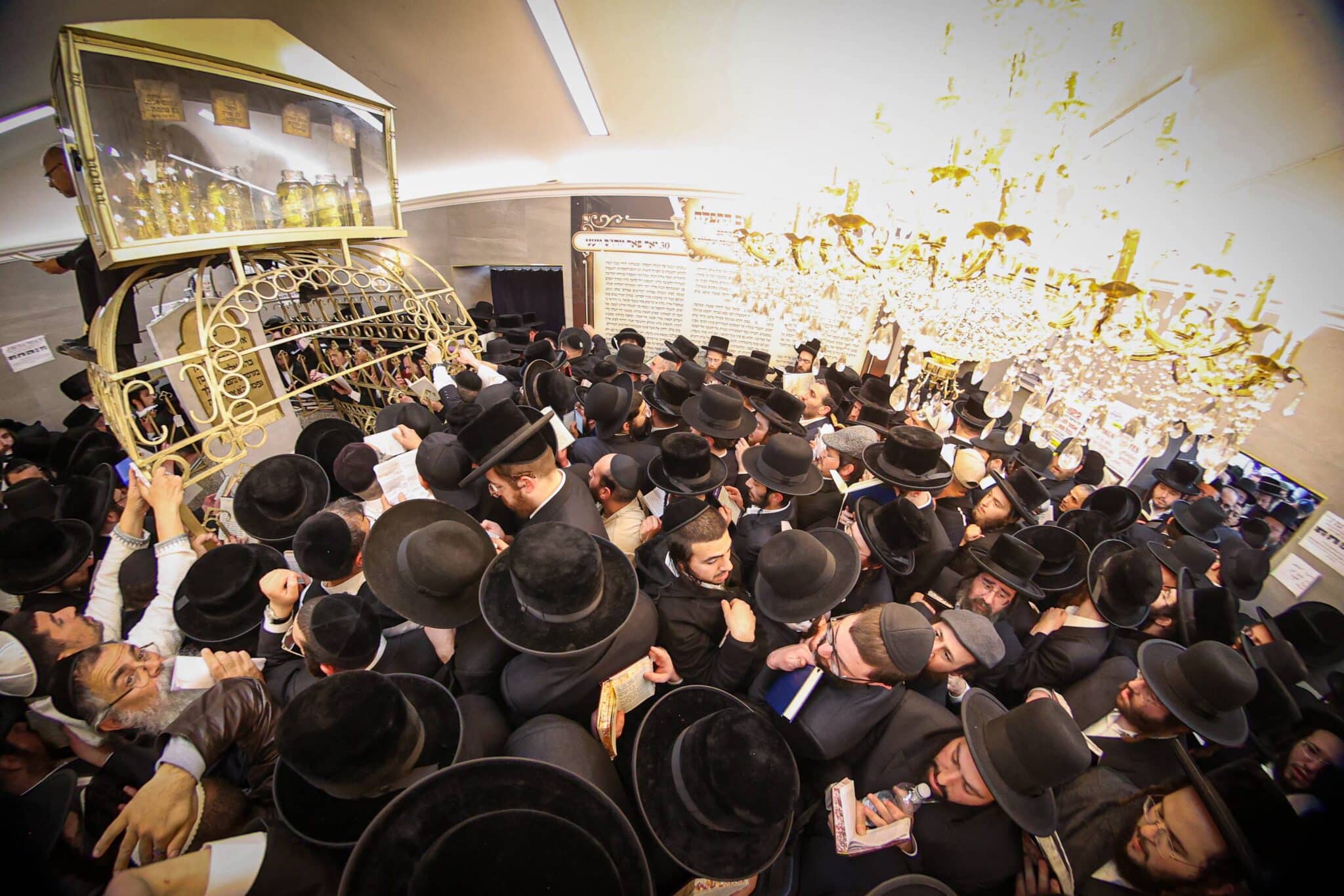 עם חידוש מיוחד: רבבות בהילולת רבי אלימלך מליז'ענסק