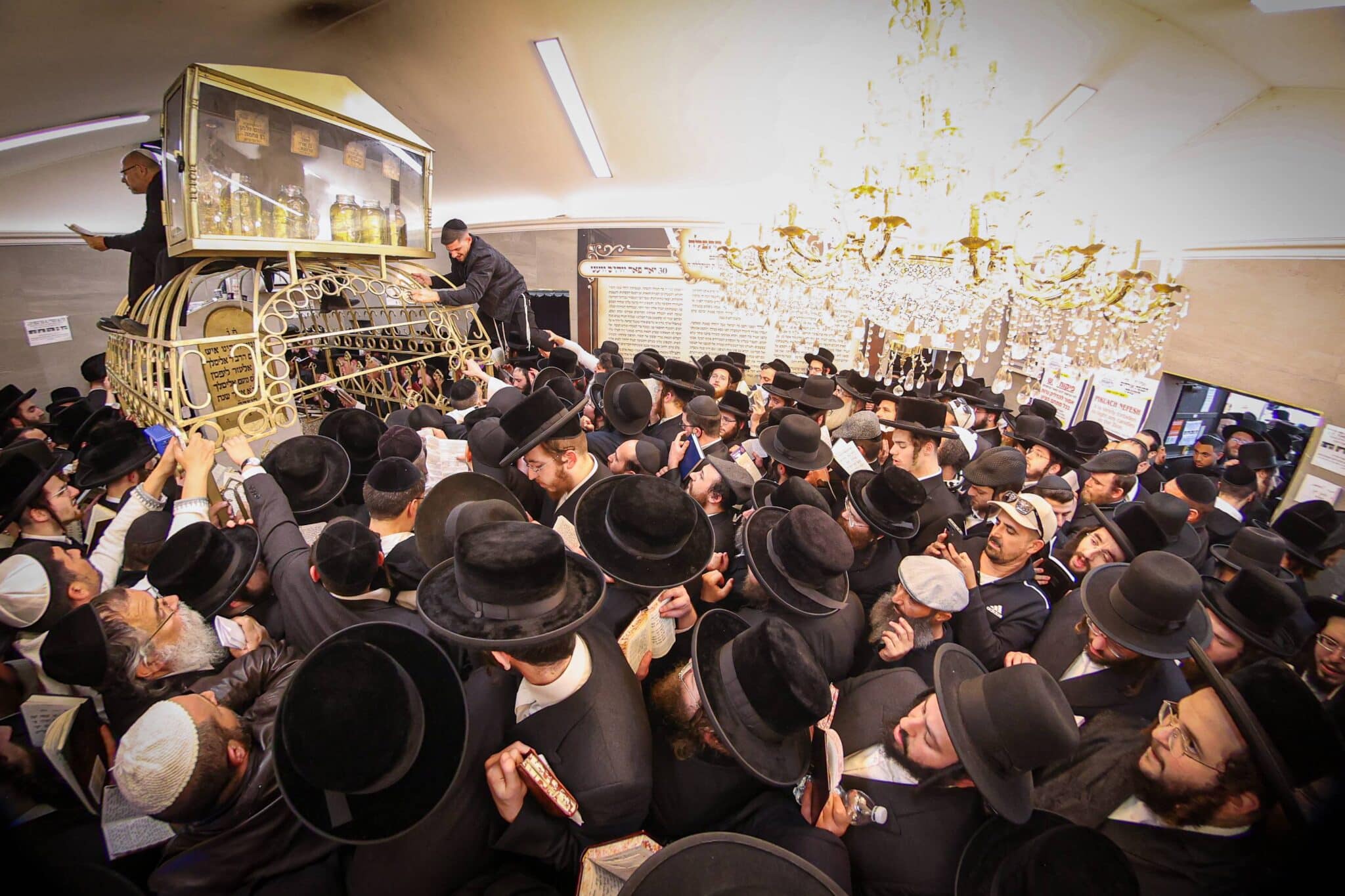 עם חידוש מיוחד: רבבות בהילולת רבי אלימלך מליז'ענסק