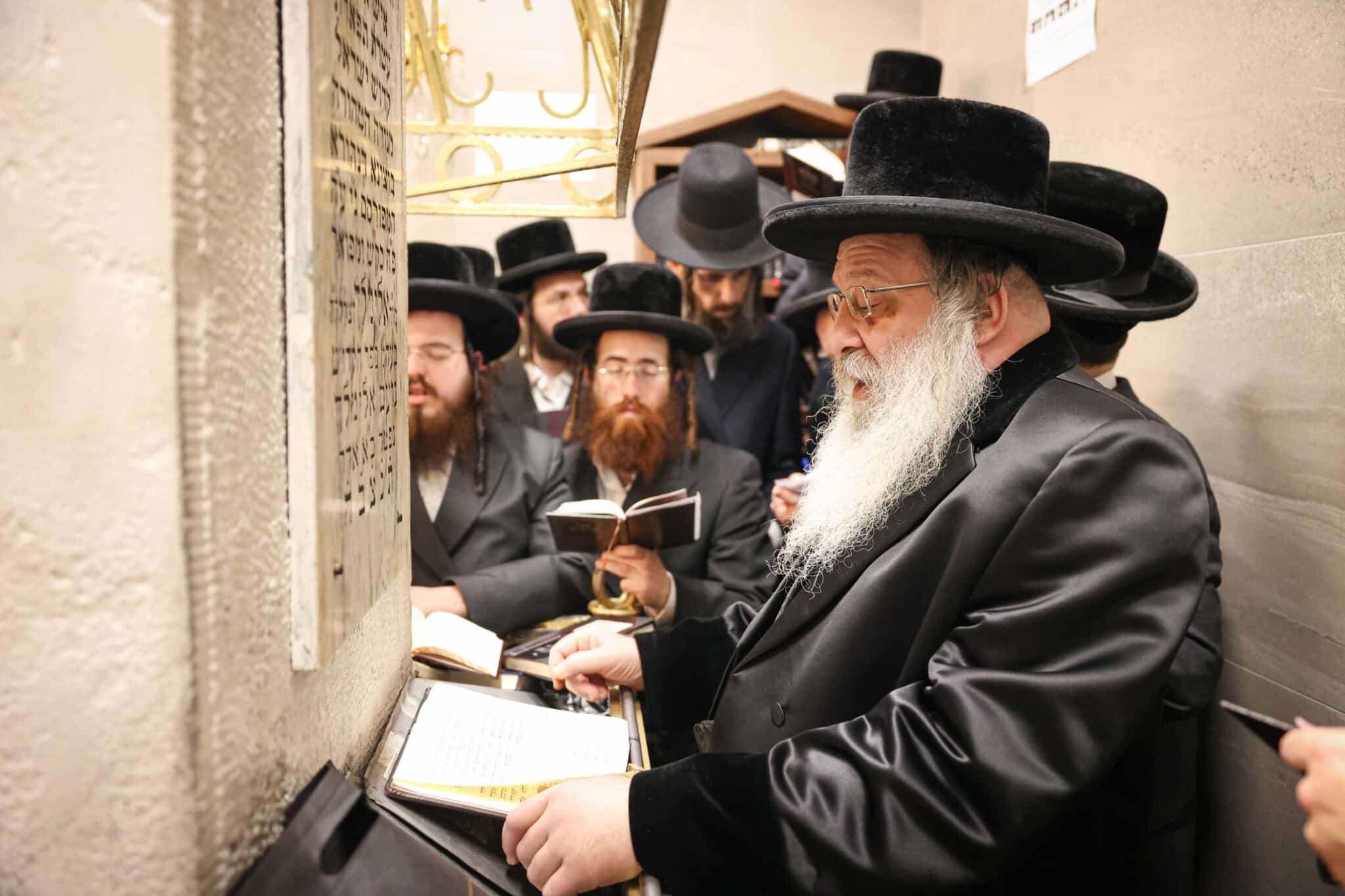 עם חידוש מיוחד: רבבות בהילולת רבי אלימלך מליז'ענסק