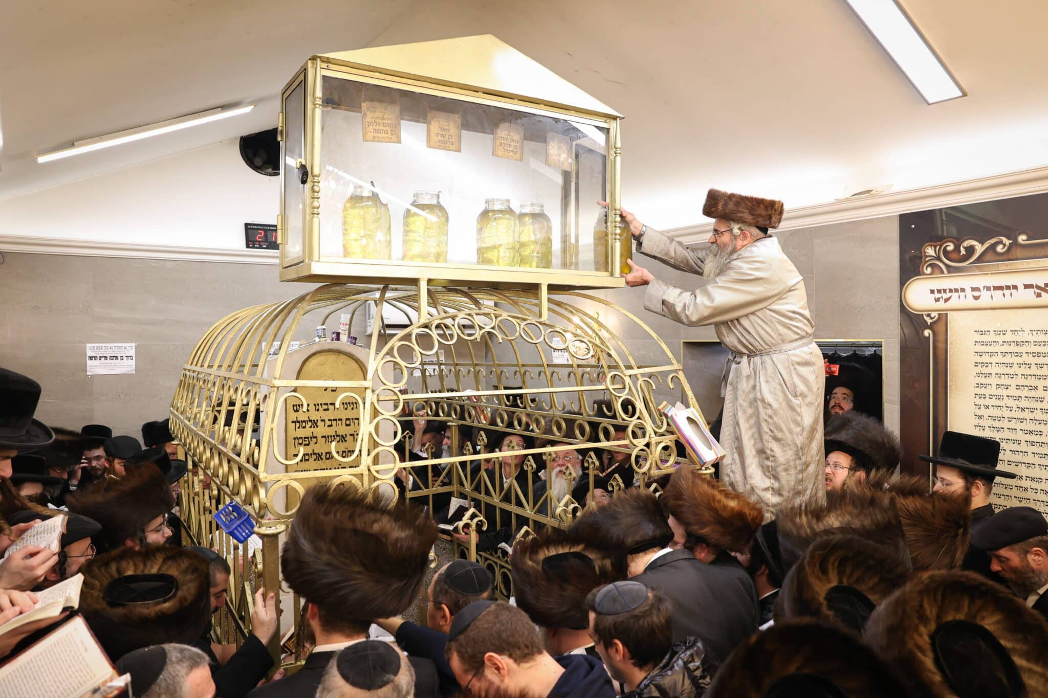 עם חידוש מיוחד: רבבות בהילולת רבי אלימלך מליז'ענסק